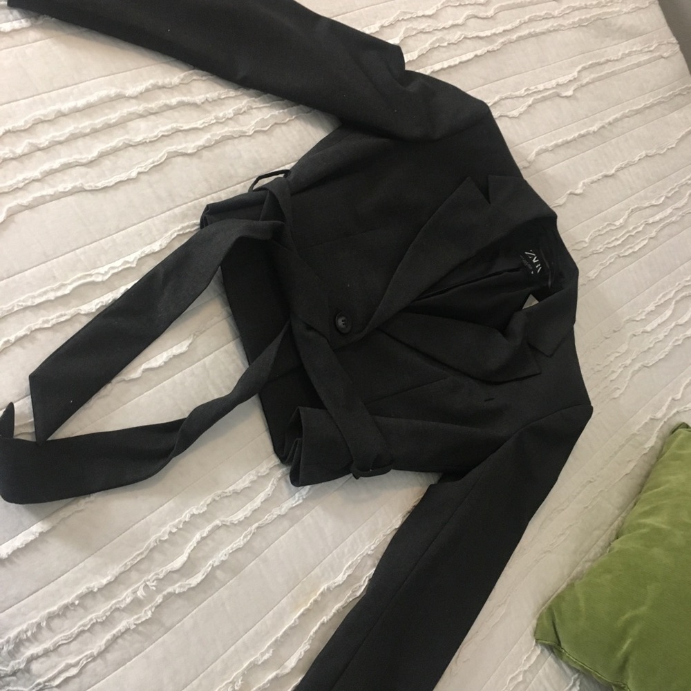 Blazer - Picture 4 of 6